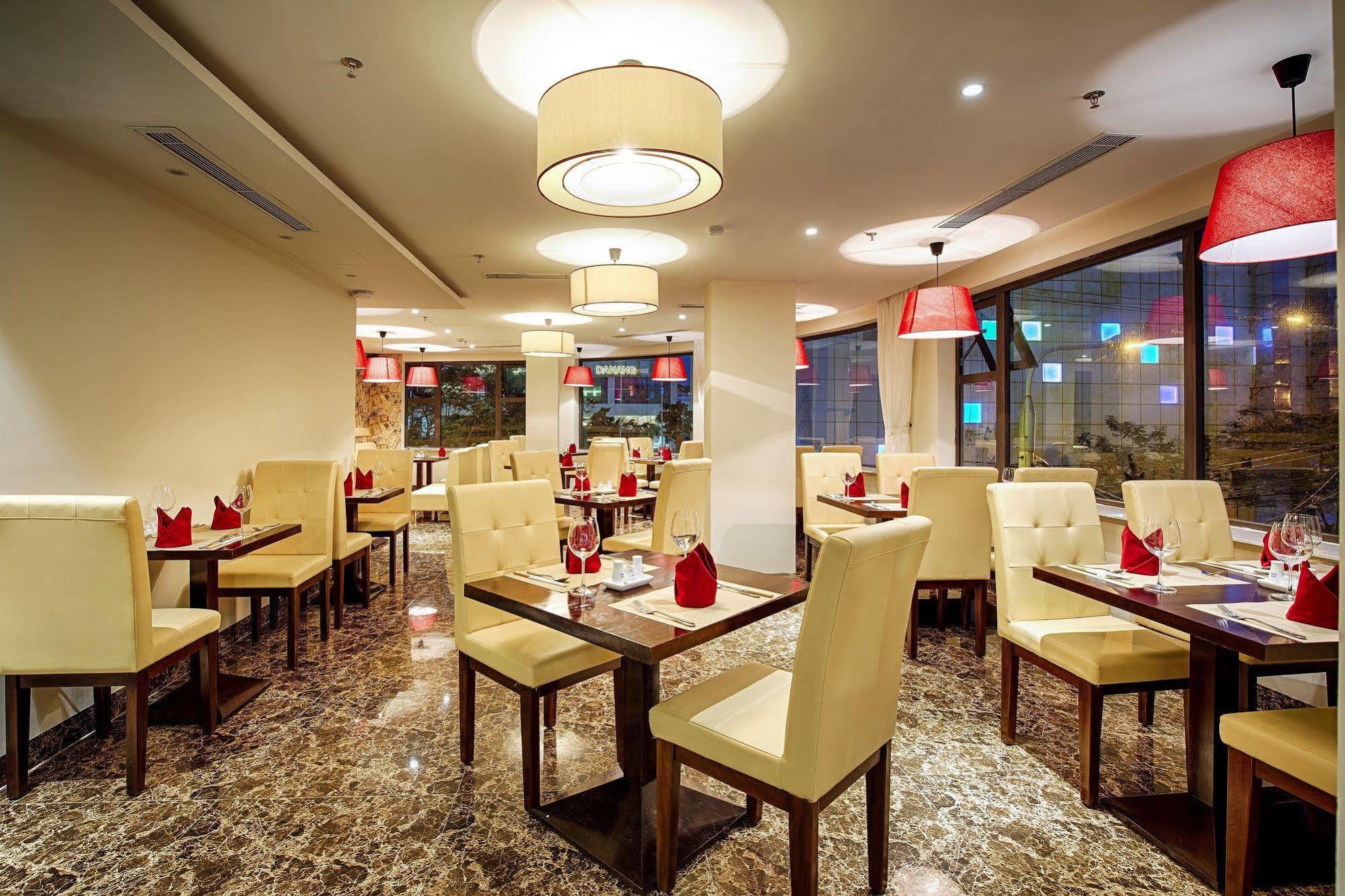Sofia Suite Hotel Danang Exterior photo